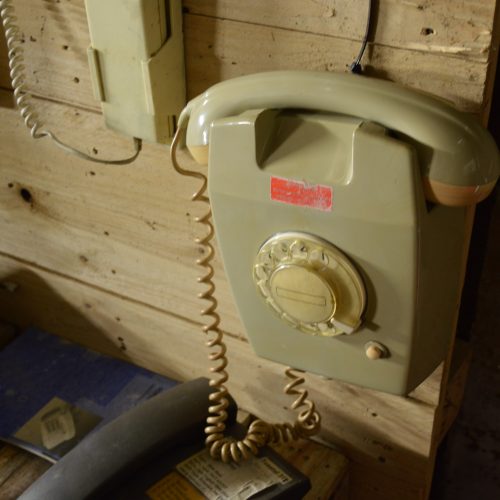 Authentieke Hangende Telefoon  met draaischijf